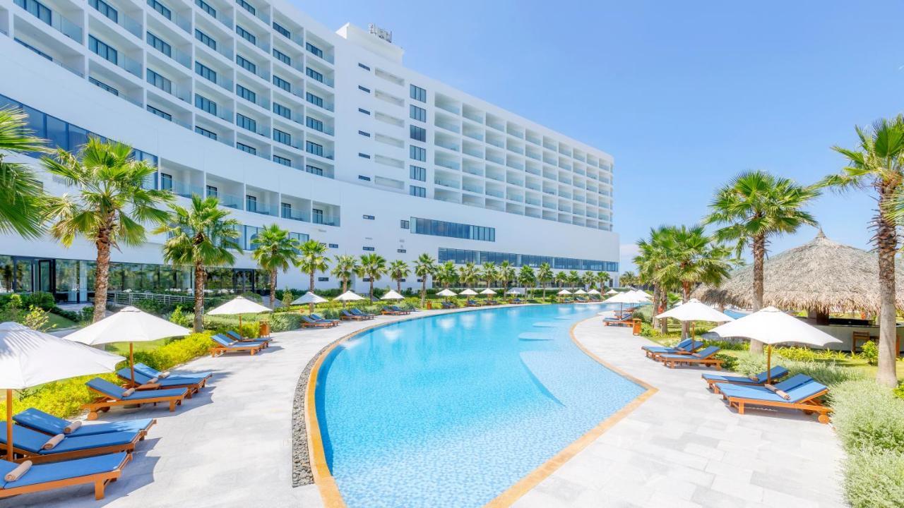 Selectum Noa Resort Cam Ranh Exterior foto